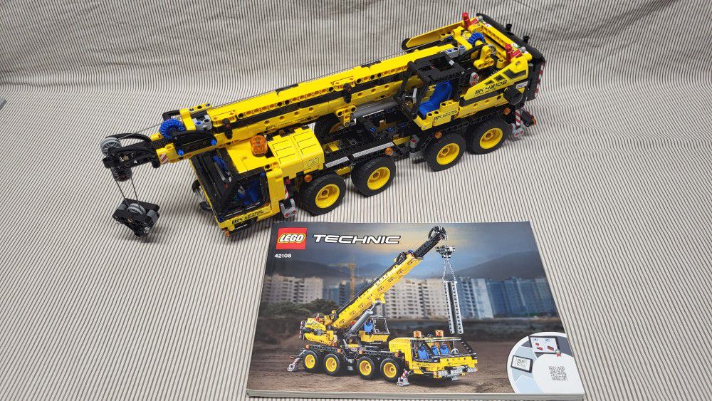 Lego Technic Crane 42108 with Manual for Sale in Garden Grove, CA - OfferUp