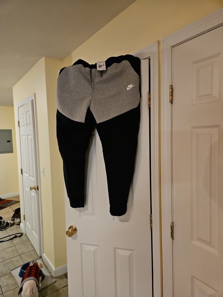 Grey&blackNike Tech Joggers  