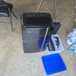 Toshiba RAC-PD1414CWRU PORTABLE AIR CONDITIONERS /9,000 TO 15,500 BTU/HR