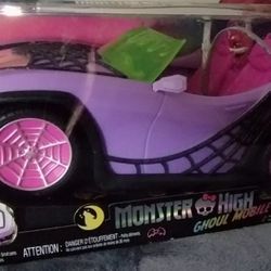 New Monster High Ghoul Car..NIB