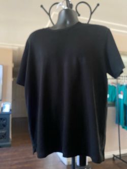 Men’s black Tshirt size XL
