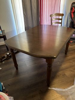 Solid Wood Dining Table w/ 4 Chairs – Expandable