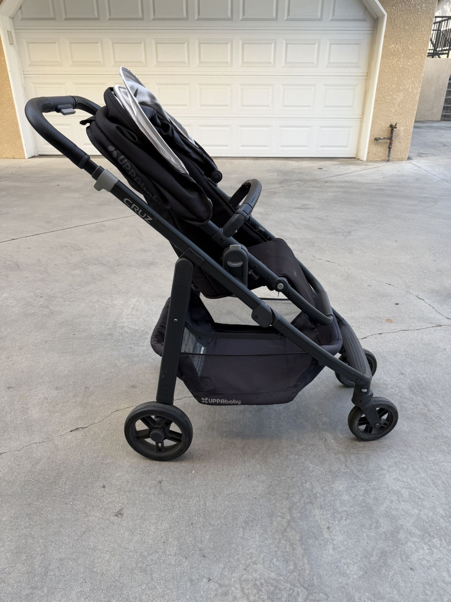 disney minnie mouse stroller wagon Baby Simple Fold LX Travel System Baby Trend Sit N' quiver while gardening or the Color:Black & Grey