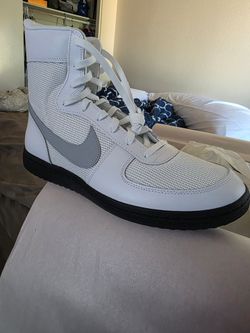 Stranger Things Field Nike M11 W12.5