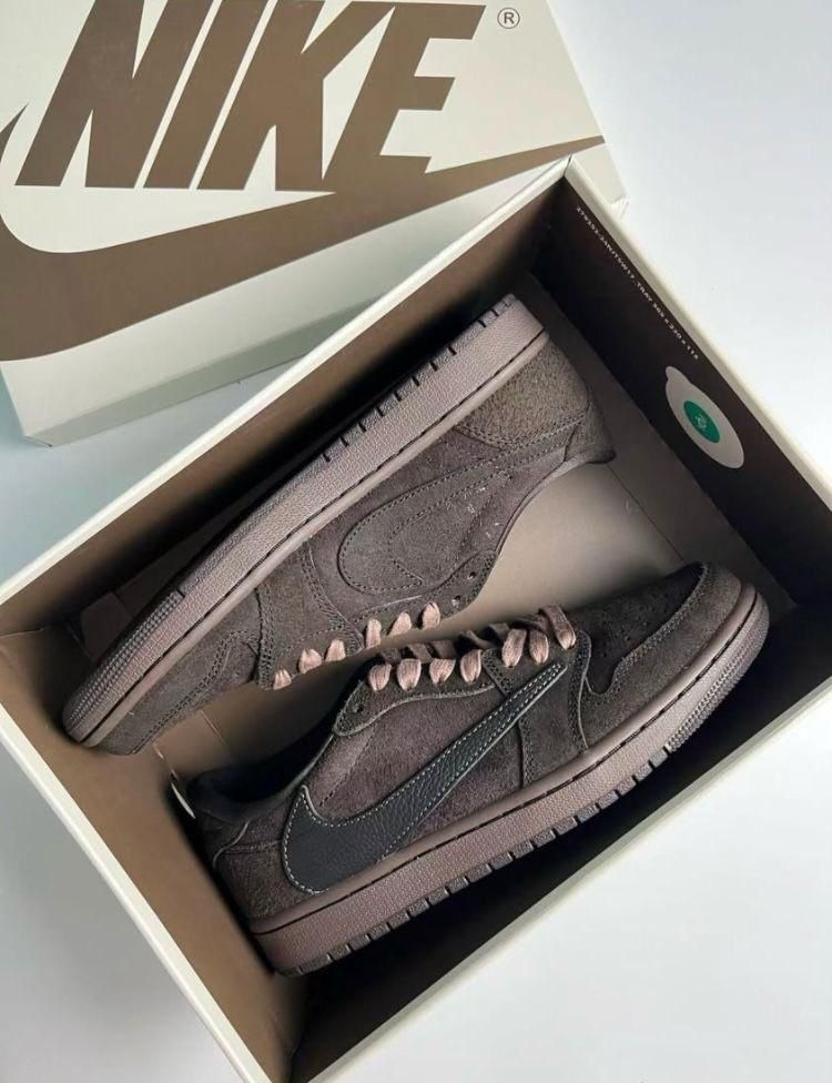 TRAVIS SCOTT X JORDAN 1 LOW OG SP 'VELVET BROWN'
