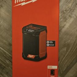 Milwaukee M12 Bluetooth/AM/FM Jobsite Radio.  Brand NEW.  NUEVO.