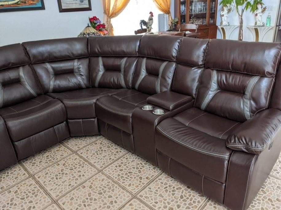 New Power Recliner Sectional Couch ! Free Delivery 🚚 ! Great Financing Options Available !