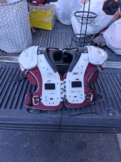 Rawlings Titan Football Shoulder Pads