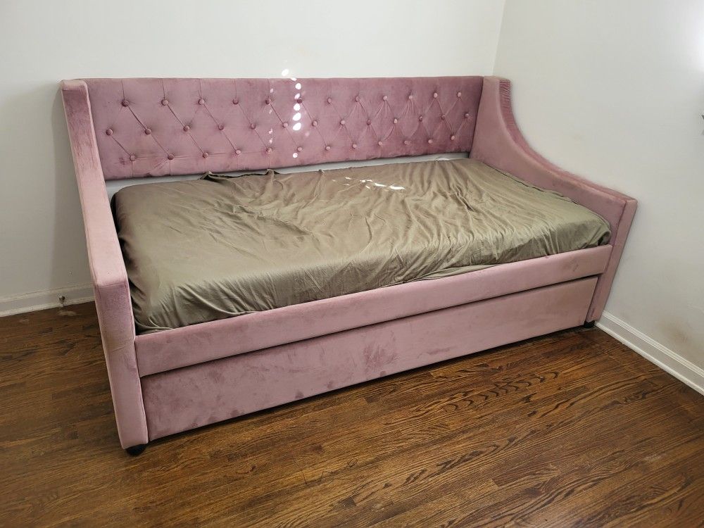 Pink Trundle Daybed With Mattresses Included