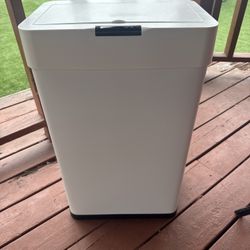 Automatic Trash Can 