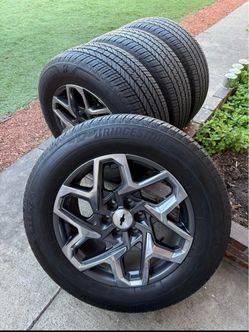 Chevy Silverado wheels and tires 275/65/20