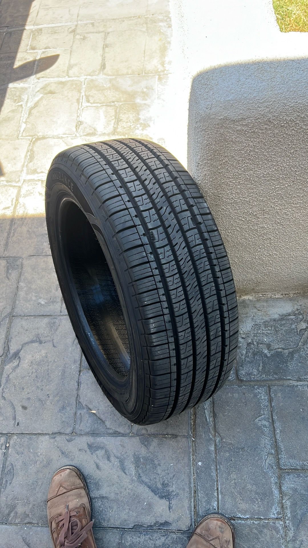 215/55R17 GOODYEAR Assurance