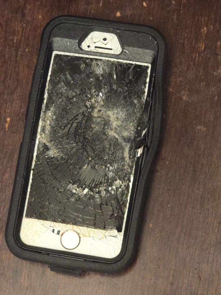IPhone SE 1ST Gen (For PARTS only) 