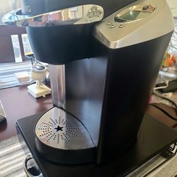 Keurig B60 Single‑Cup Brewer with K‑Cup Storage Drawer – Excellent Condition