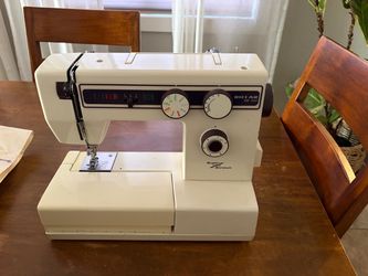 Riccar RM 450 sewing machine