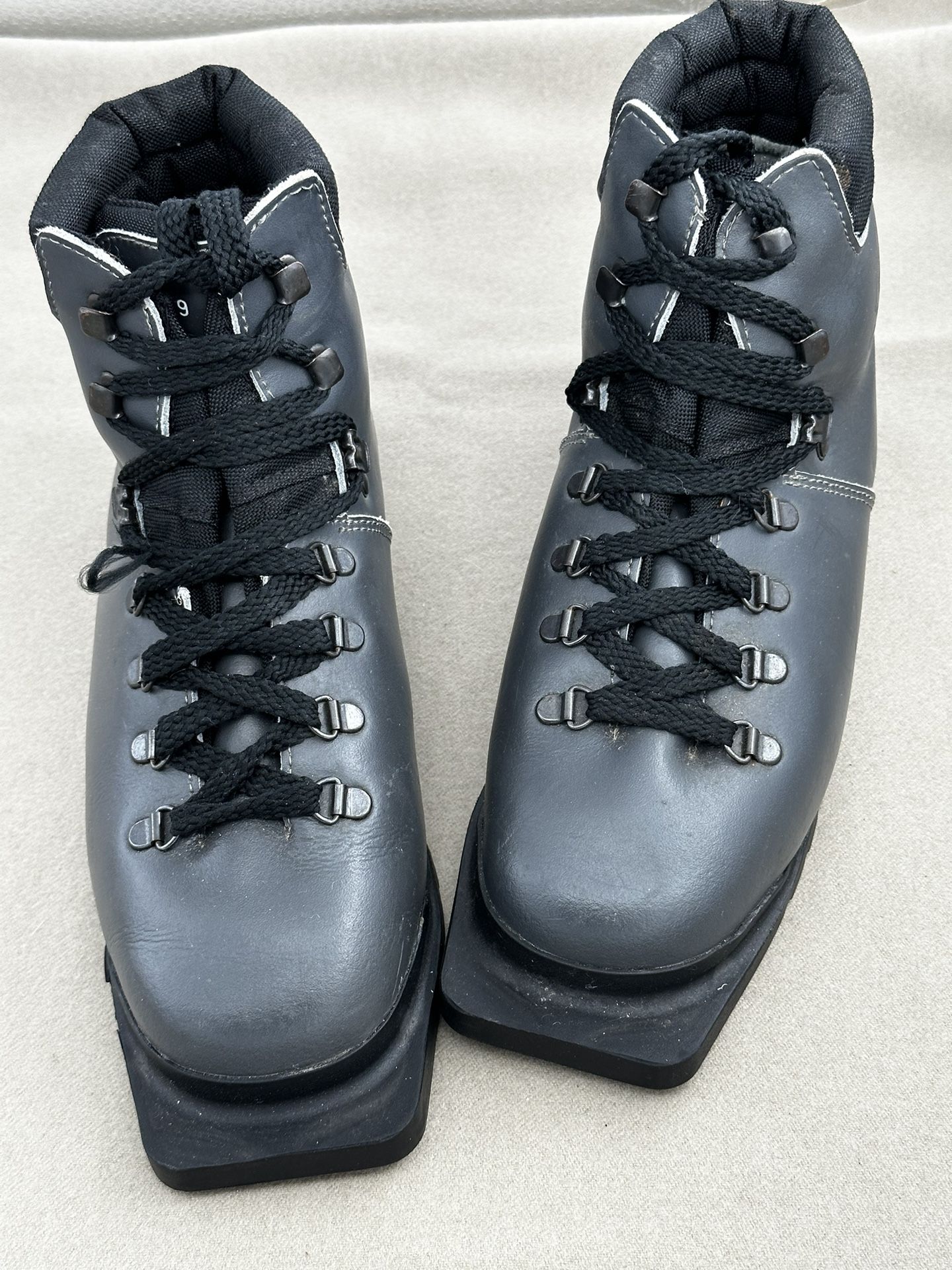 Alpina Leather 3 Pin Cross country Boots Size 39 for Sale in Seattle