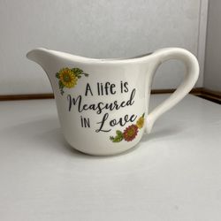 Cracker Barrel "A Life Is Measured In Love" 2 Cups Measuring Cup.