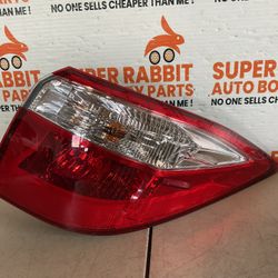 2014 Corolla Passenger Outer Halogen Tail Light GREAT AFTERMARKET 2016