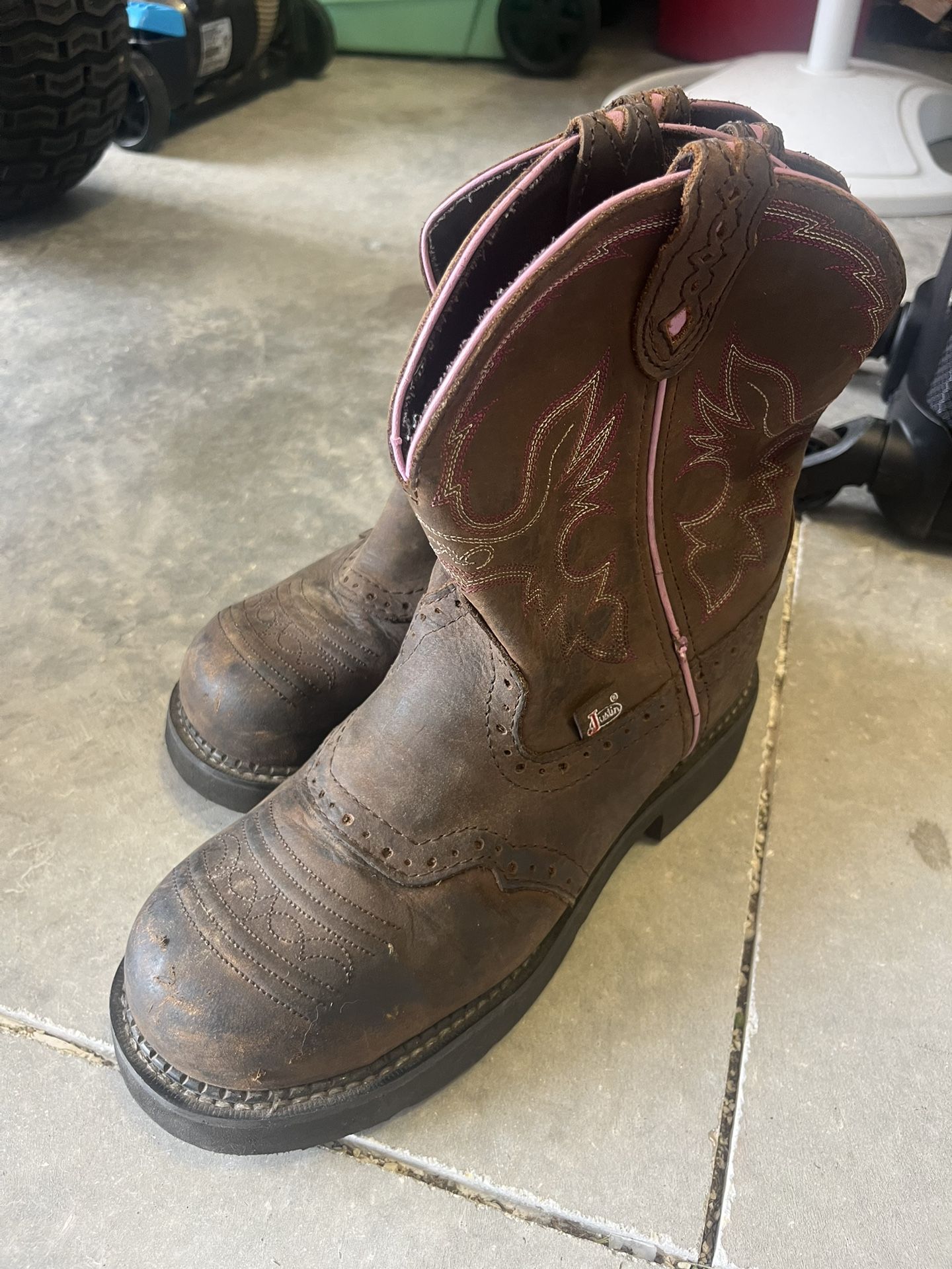 Woman , Steel Toe Boots