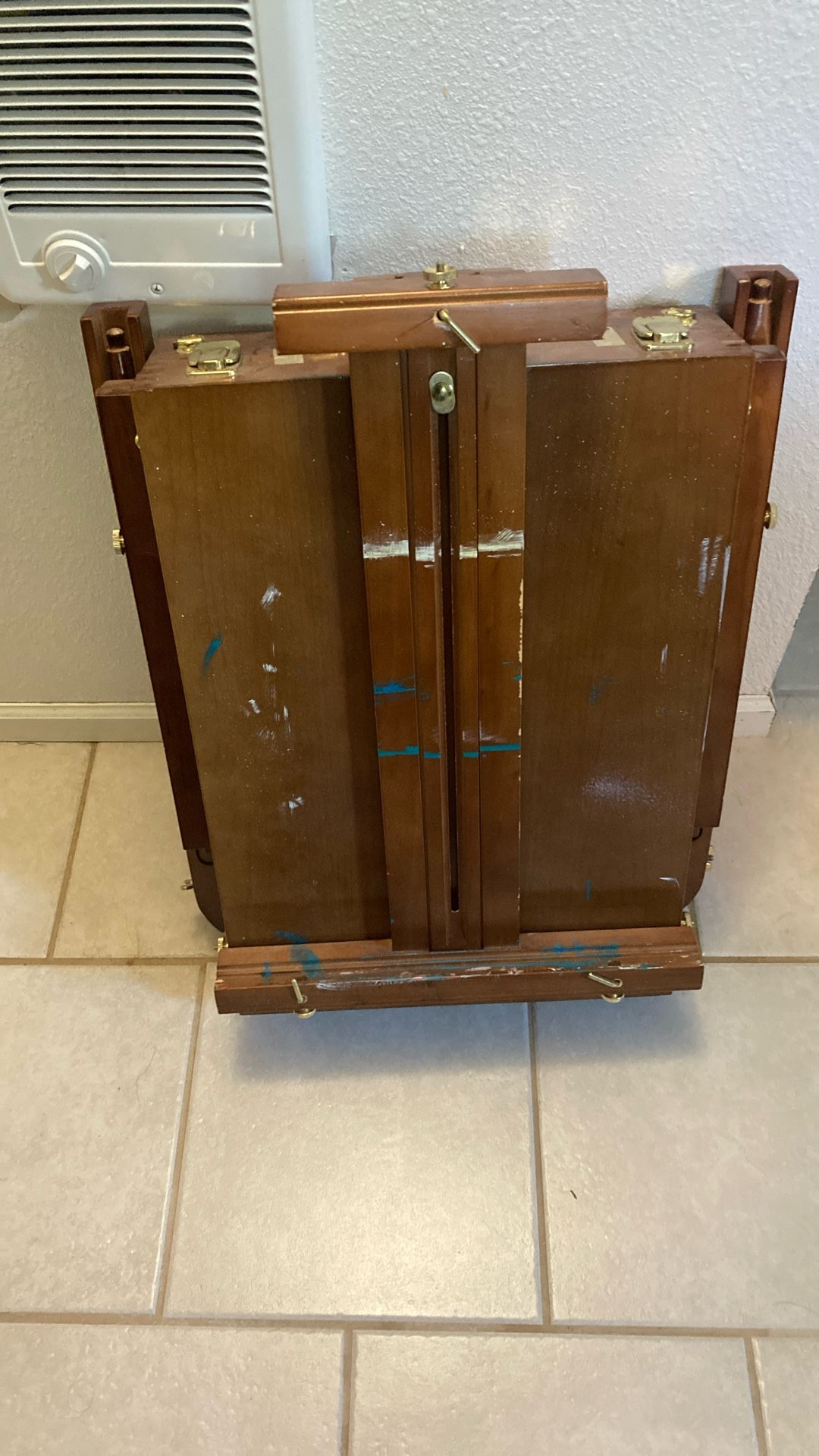 Easel