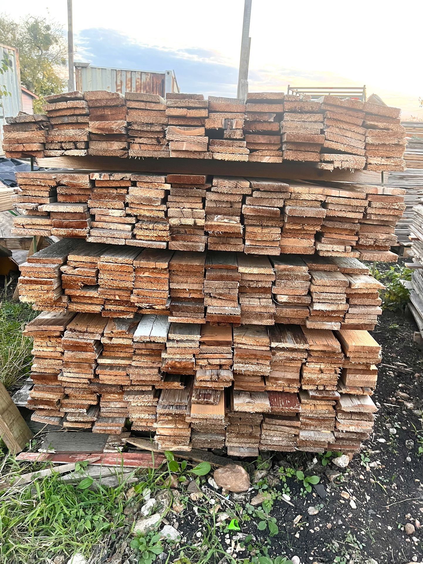 Quality Reclaimed cedar fence pickets (multiple sizes)