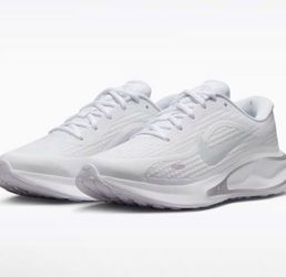 Nike Journey Run Women’s 9.5 Men’s 8