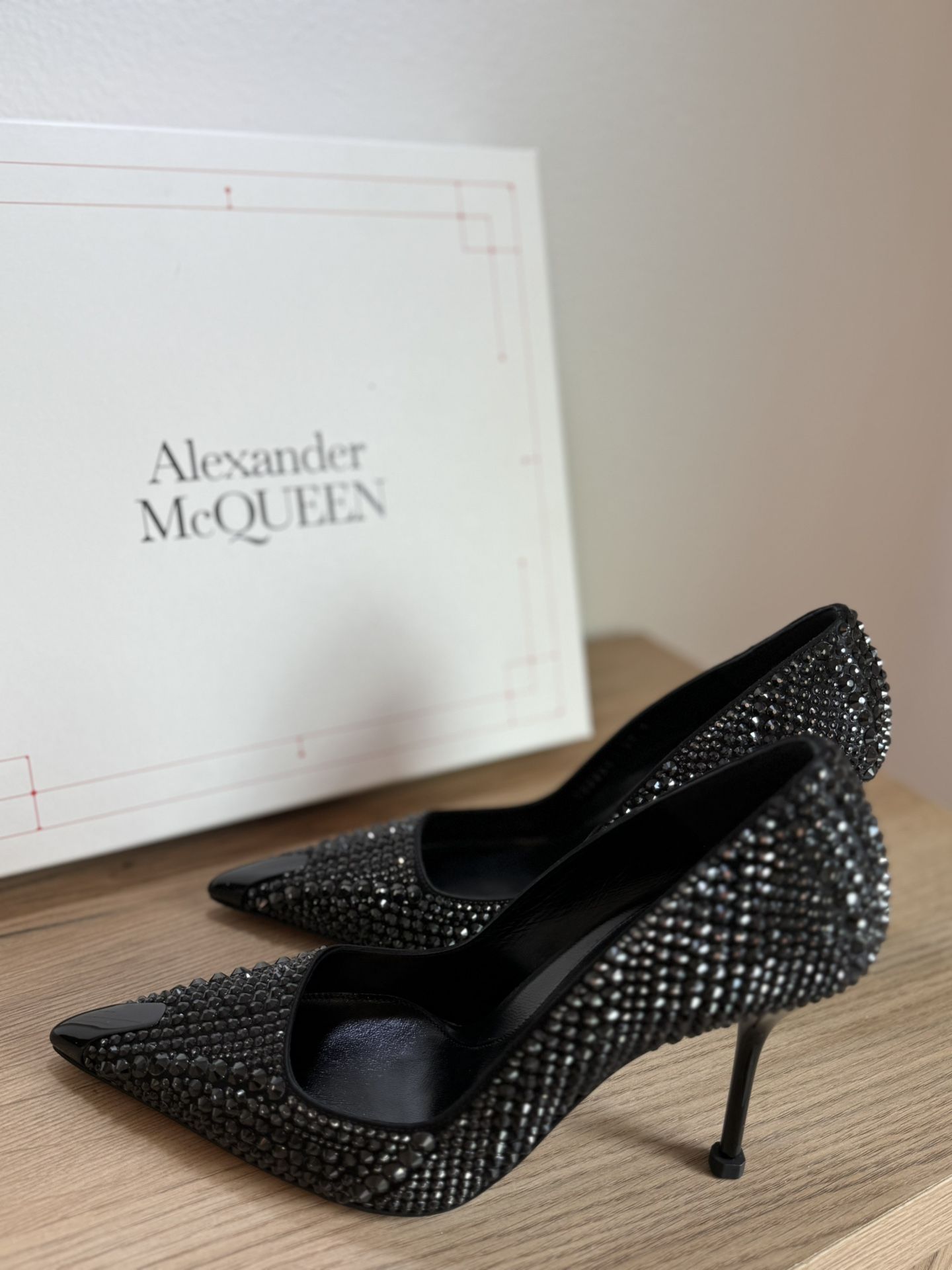 Alexander MQueen Crystals Pump