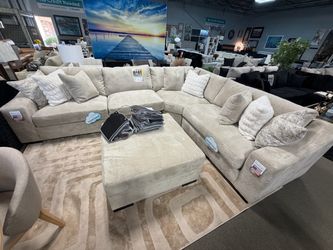 Beautiful customizable sectional! Easy financing! 🔥💜✨