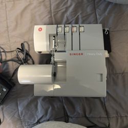 Singer Heavy Duty Serger (Model 14HD854) + Accessories & Rolling Case