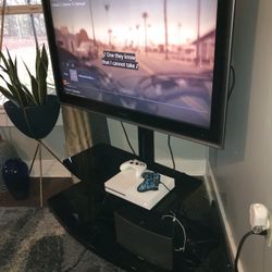 Toshiba  Regza 47” TV and Stand 