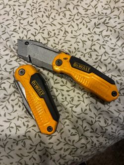DeWalt Folding Utility Knives – Set of 2