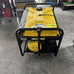 Champion 5500 Watts Gas Powered Generator 