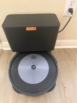 iRobot Roomba j7+ Self-Emptying Robot Vacuum with Clean Base