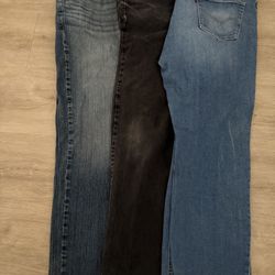 Size 44 Men’s Levis Jeans 