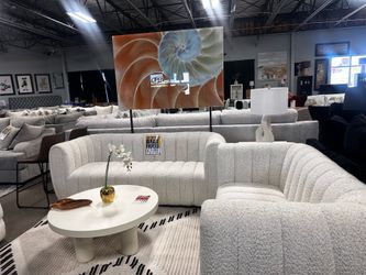 Elegant modern sofa set! $1999 🚨🤍