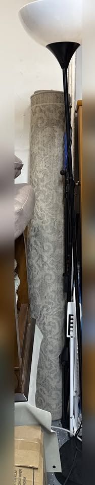 💡 Torchiere Floor Lamp – Black with White Shade, Used