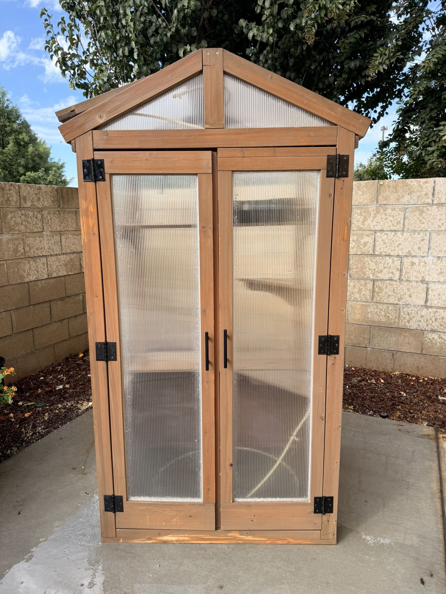 Yardistry Outdoor Greenhouse - with Water System