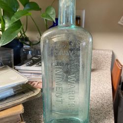 Dr. Wards Liniment Apothecary Bottle (Late 1800s)