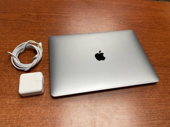 MacBook Air M1 Chip 2020 13” 8GB RAM 256GB SSD