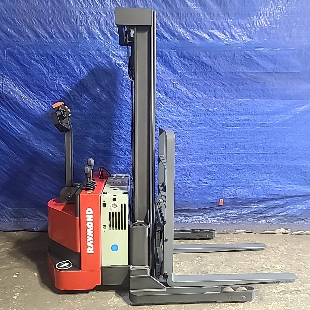 2017 Raymond Electric Pallet Stacker RSS40 - 11