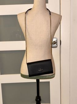Kate Spade New York Darcy Chain Wallet Crossbody in black.