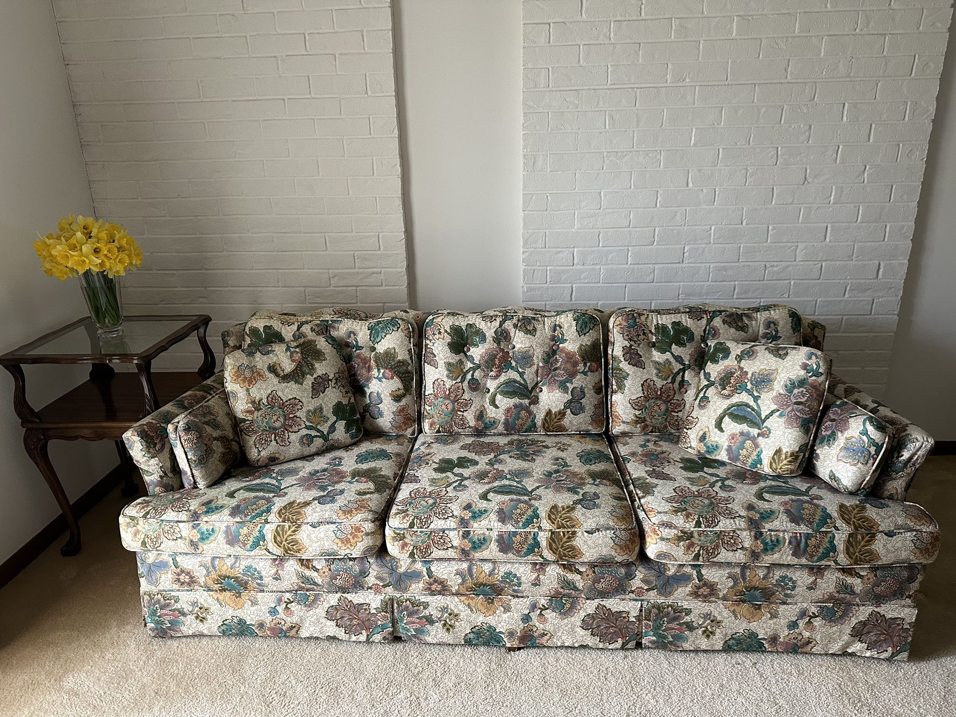 Great Condition Couch, Like New And So Comfy
