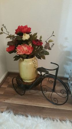 Decorative Flower Vase on Iron Metal Bicycle