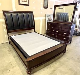 American Signature 3pc Queen Brown Cherry Bedroom Set - Dresser with Mirror - Queen Bed - Box Spring