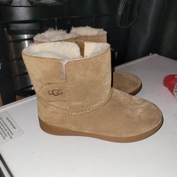 Kids Uggs Size 10C