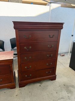 Cherry Wood 5-Drawer Tall Chest Dresser