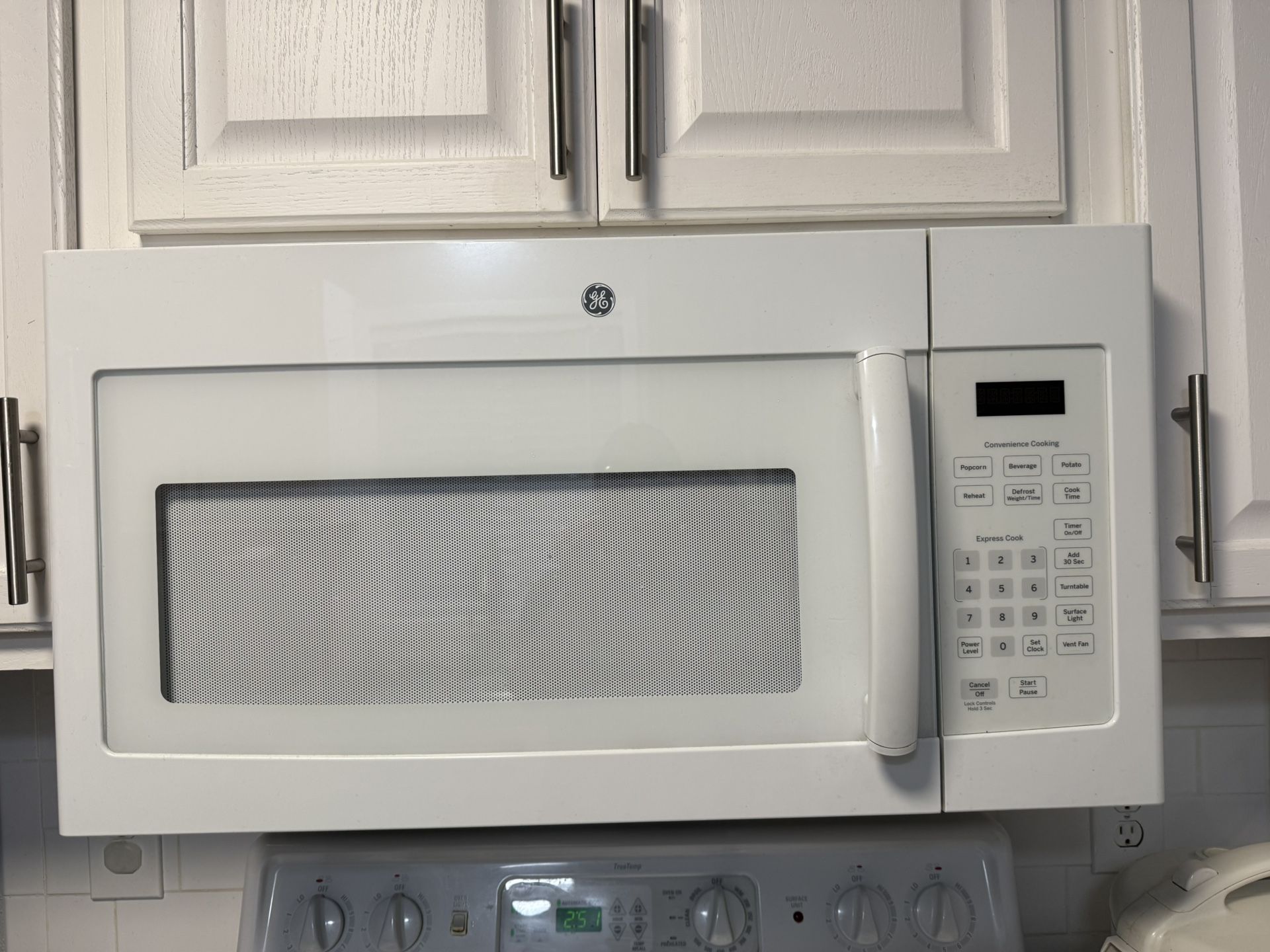 GE Microwave Used - Must Pick Up AFTER 12/05