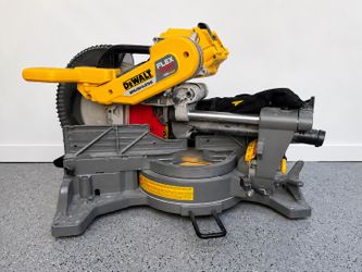 DEWALT FLEXVOLT 120V 12” Sliding Compound Miter Saw w/ Rolling Stand