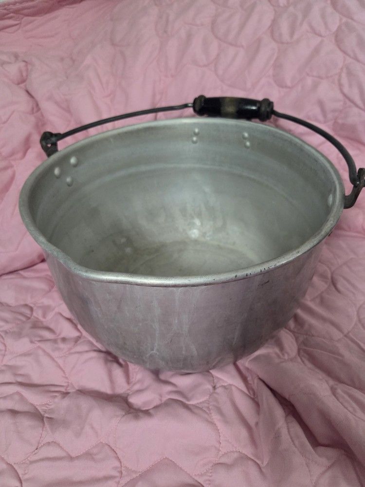 vintage aluminum pot, likely a Wear-Ever brand kettle or stockpot