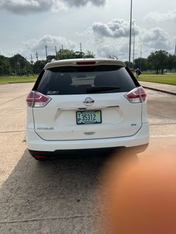 🚗💨 **2016 Nissan Rogue – Ready to Roll!** 💨🚗